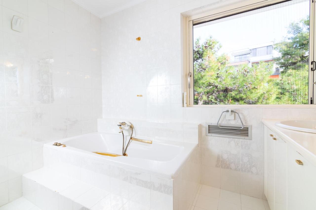 Sunlight House - Palatial Fully Equipped Apartment Near The Sea Ateny Zewnętrze zdjęcie
