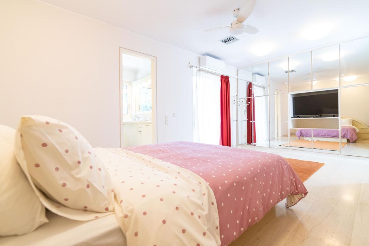 Sunlight House - Palatial Fully Equipped Apartment Near The Sea Ateny Zewnętrze zdjęcie