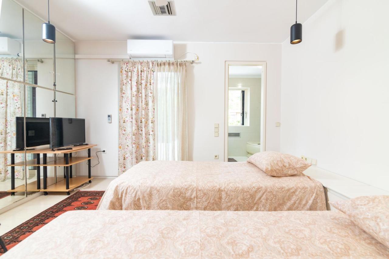 Sunlight House - Palatial Fully Equipped Apartment Near The Sea Ateny Zewnętrze zdjęcie